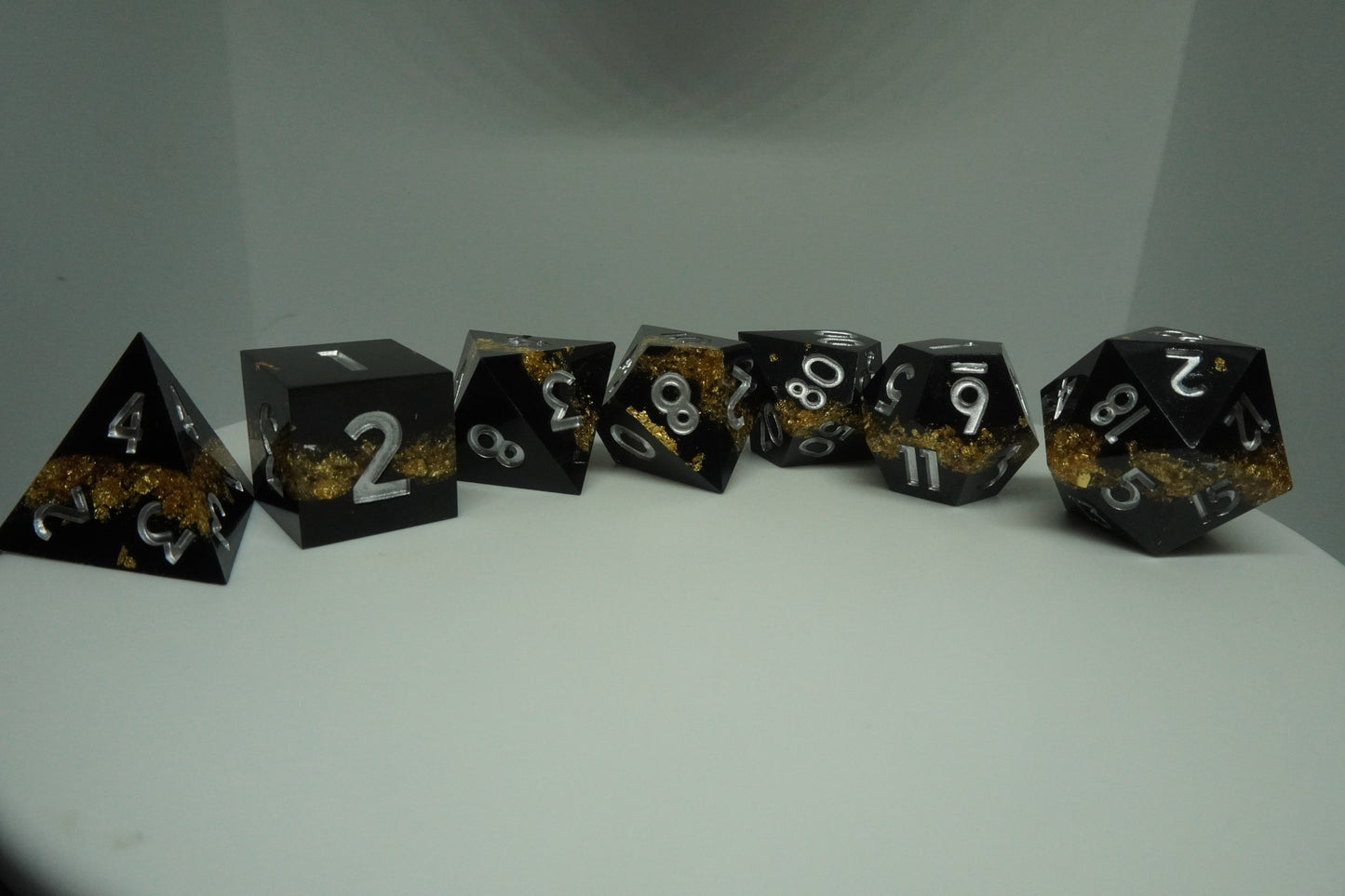 Black and Gold Flakes Sharp Set 7PC