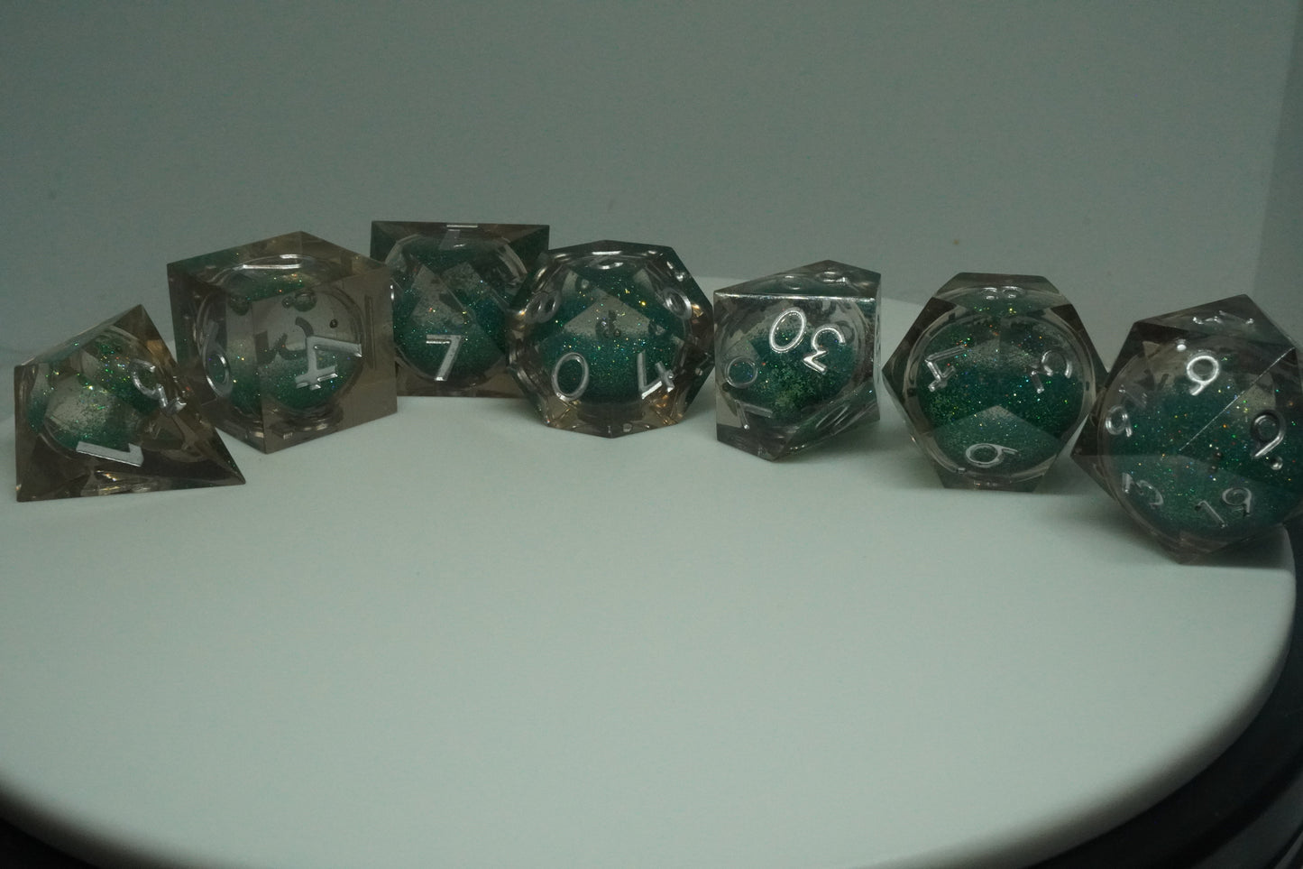 Clear with silver Liquid core Green glitter 7PC